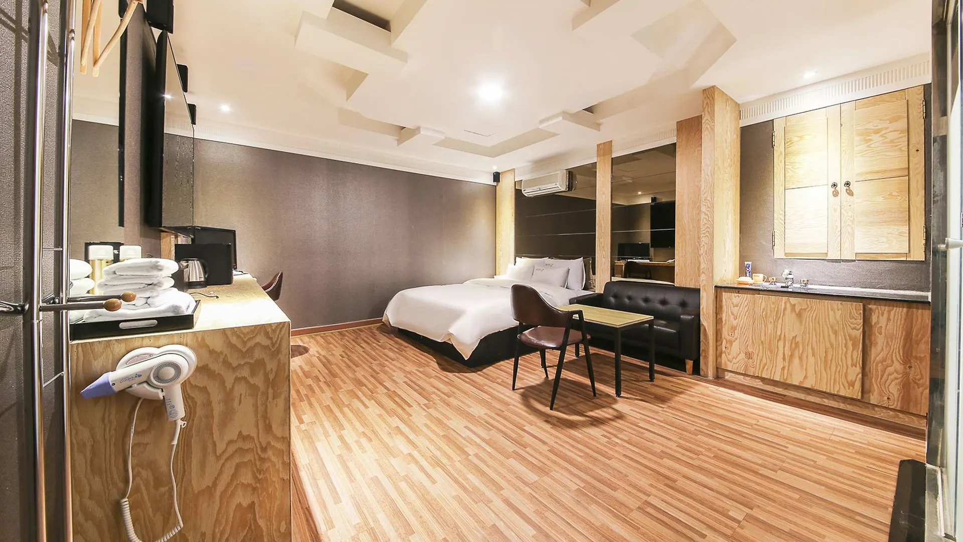 Hotel 7 Incheon