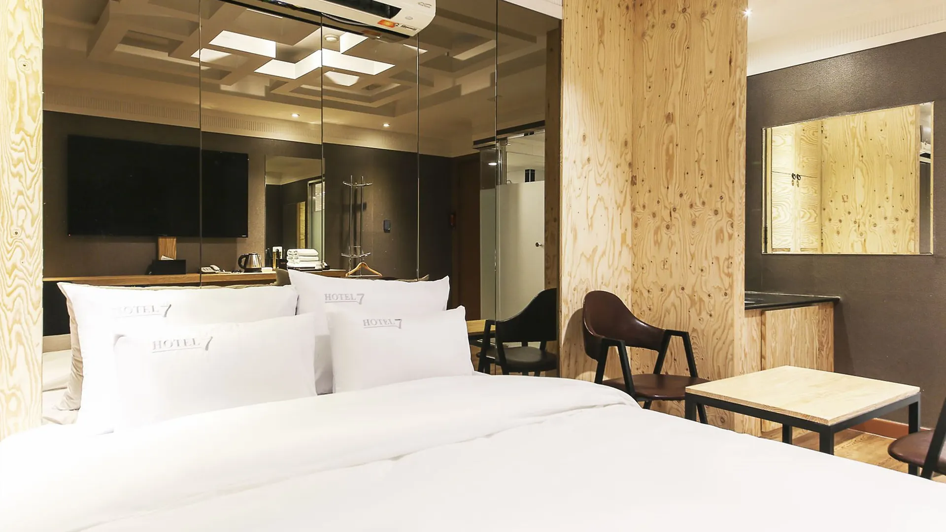 Hotel 7 Incheon