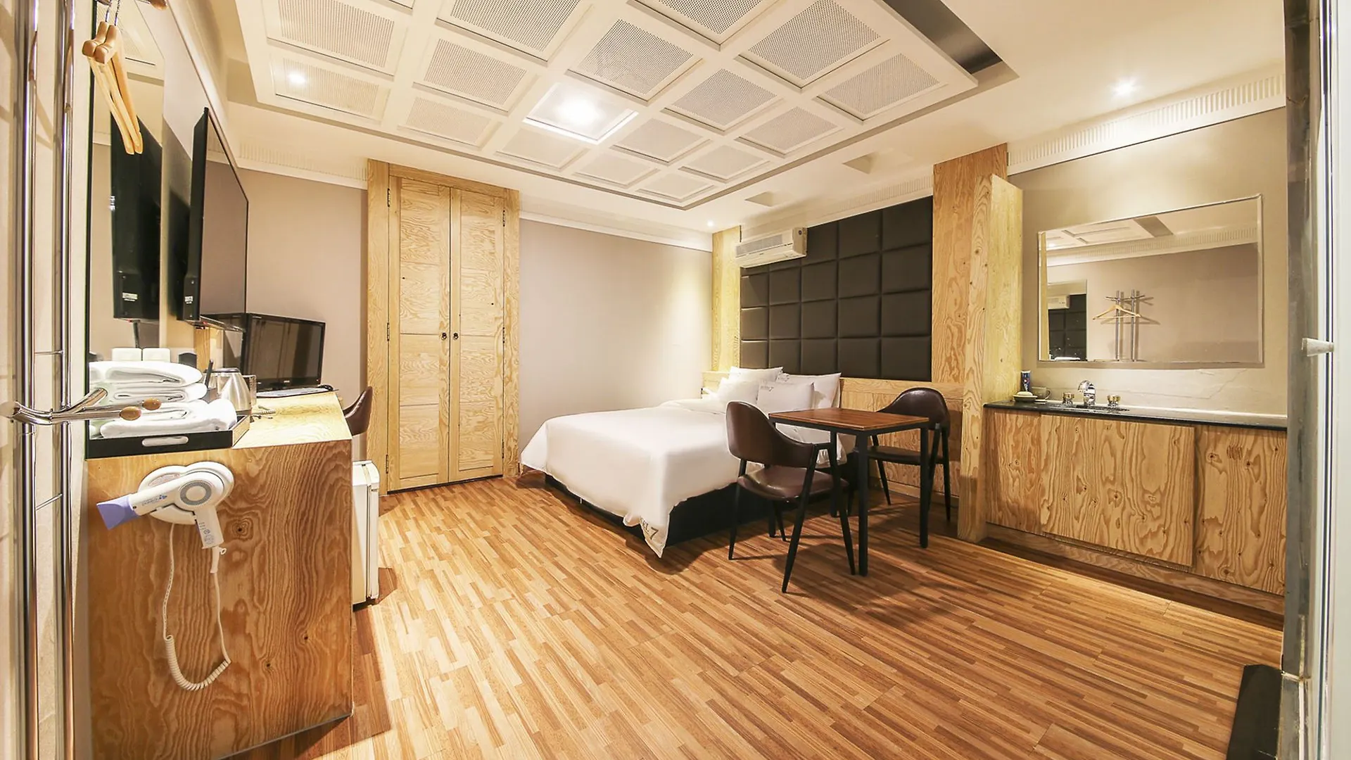 Hotel 7 Incheon