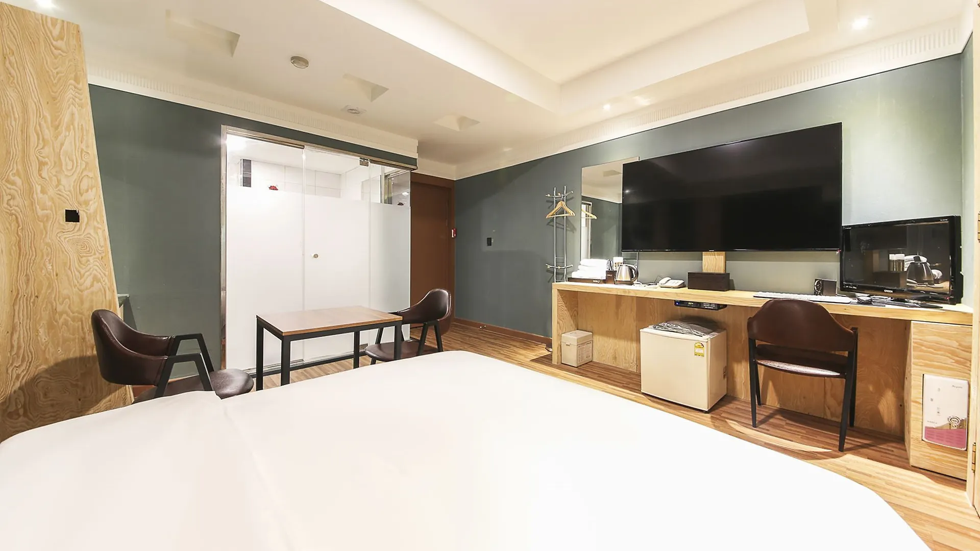 **  Hotel 7 Incheon South Korea
